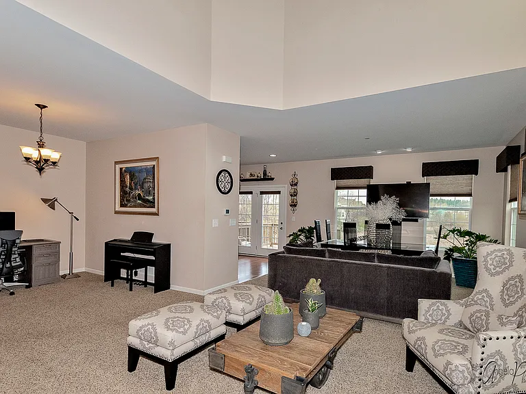 9870 Williams Dr — Photo 3