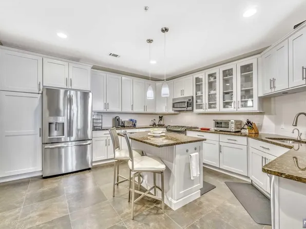 3201 Harcourt Rd, Clifton, NJ 07013