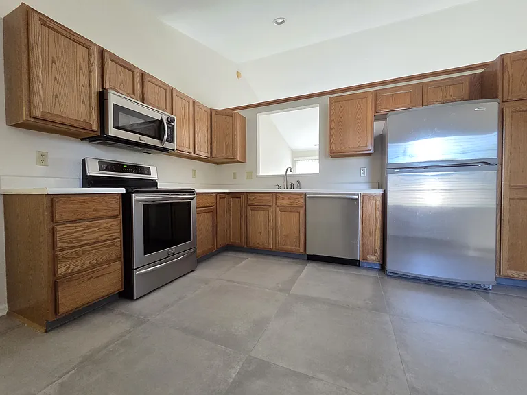 12694 Sovereign Ln — Photo 5
