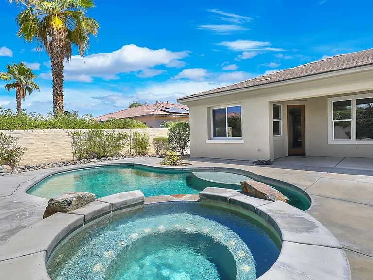 112 Tesori Dr — Photo 36
