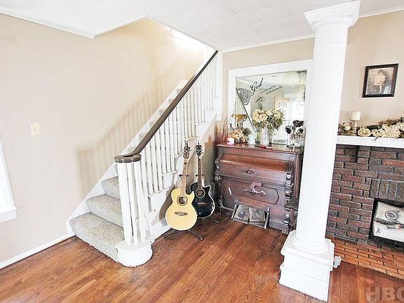 4th image of 315 Columbus Ave
