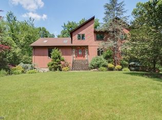 5 Effingham Low Ct, Montville, NJ 07045