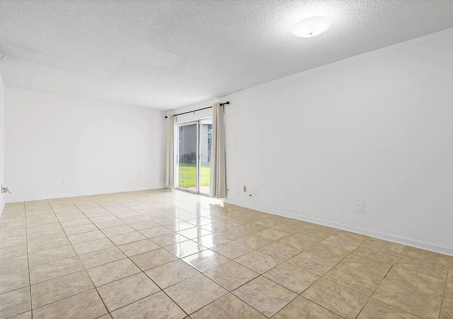 Two Bedroom River View Condo — Photo 3