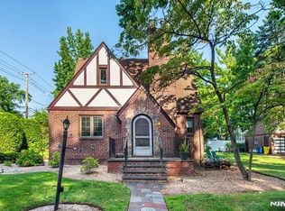 1444 Windsor Rd, Teaneck, NJ 07666