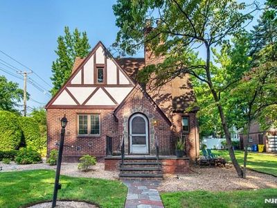 1444 Windsor Rd, Teaneck, NJ, 07666