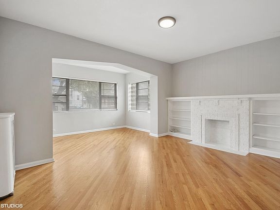 2nd image of 4610 N Kilbourn Ave #1