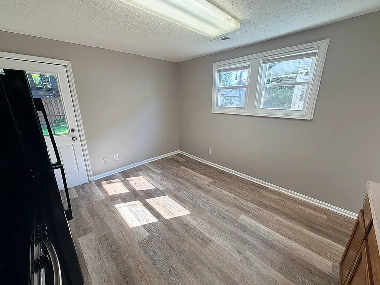 1307 E Market St #1 — Photo 7