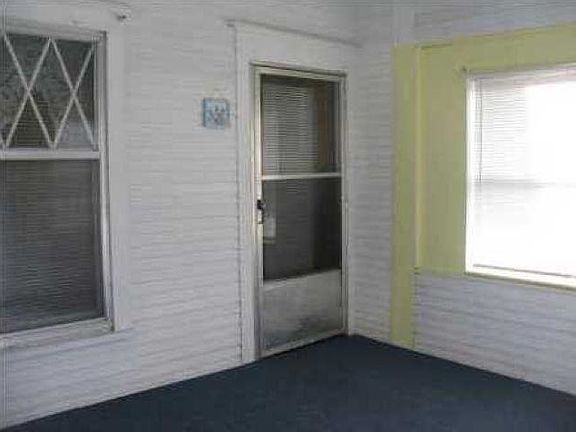 2nd image of 1807 W Maple St #1807-1/2