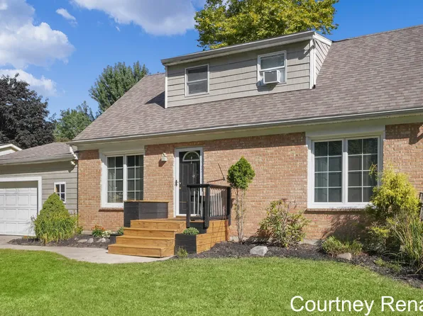 2505 Longmeadow St NW, Grand Rapids, MI 49504
