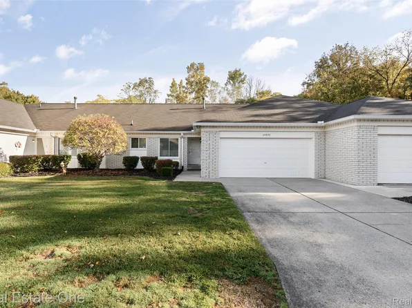 20455 Palms Dr, Clinton Township, MI 48036