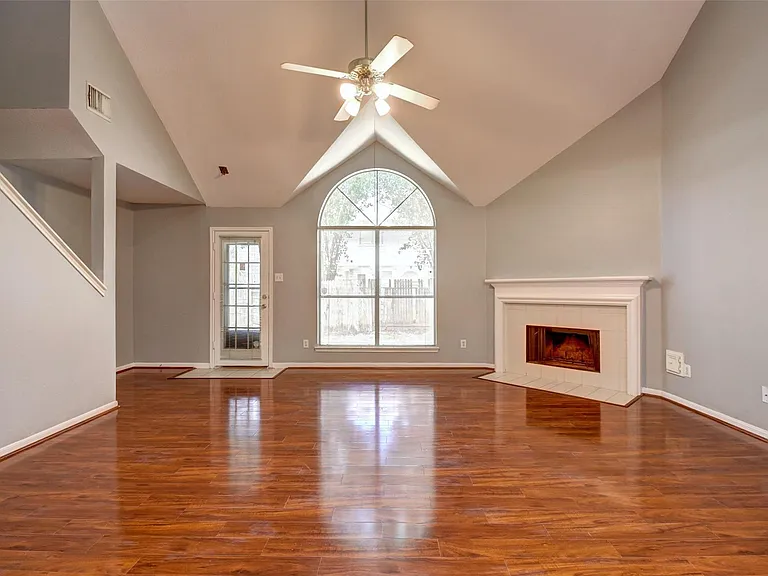 2114 Whirlaway Dr — Photo 17
