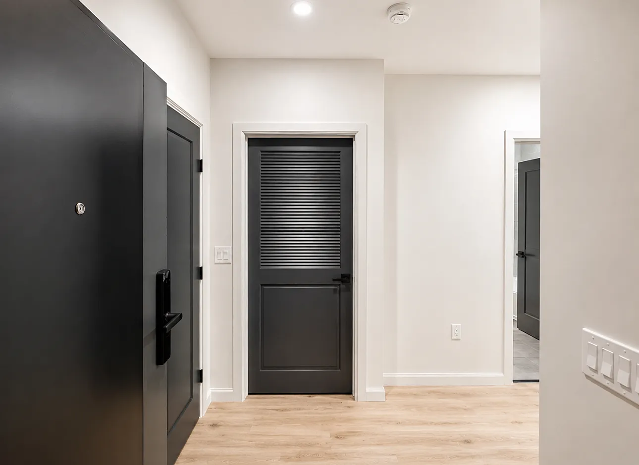 1 bed, $1,899 — Photo 2