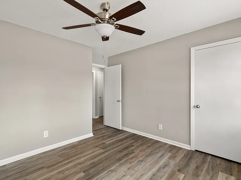 Camden Place Apartments — Photo 13
