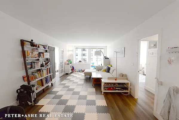 Rented by Peter Ashe | media 52