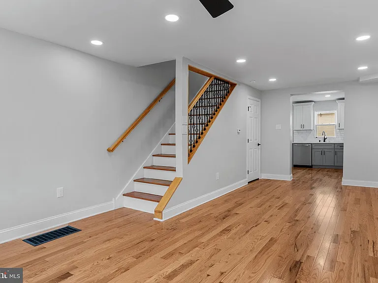 2625 Ellsworth St — Photo 6