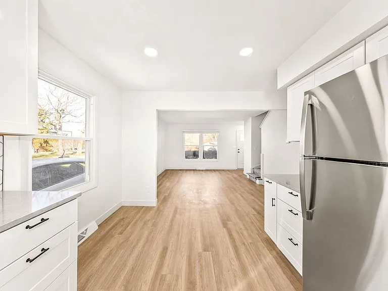 215-217 Pembroke Way (Townhouse) MyDwelling — Photo 8