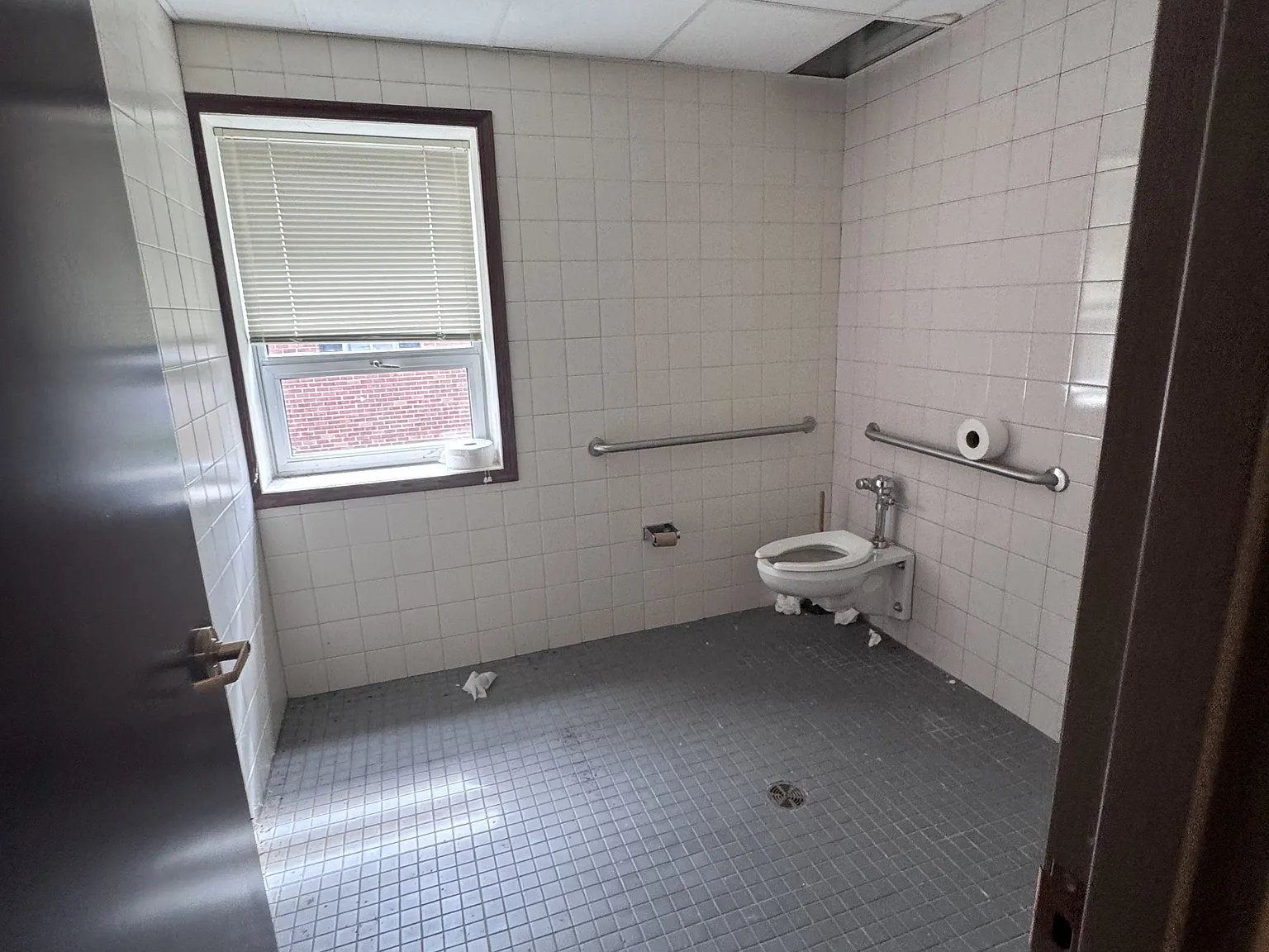 100 Ross Road - 208 — Photo 2