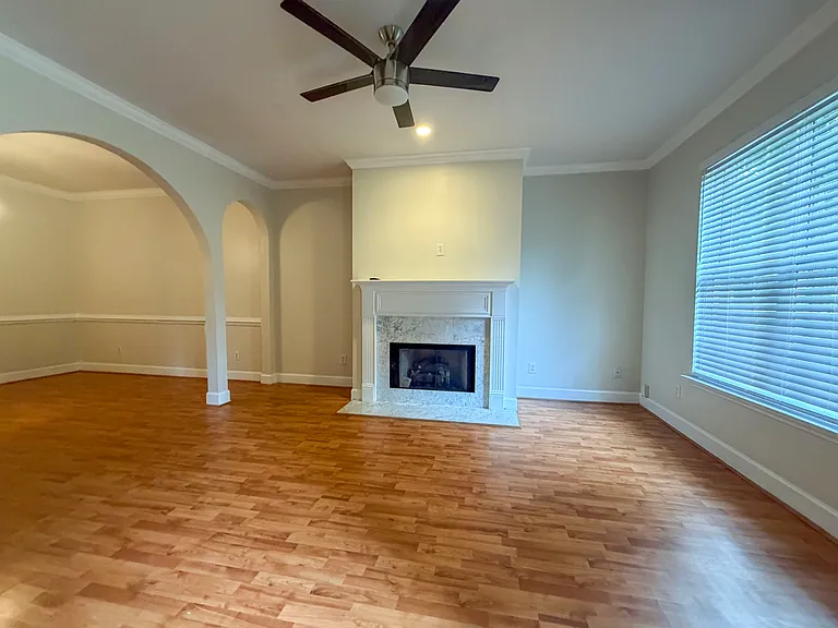 112 Sheffield Ct — Photo 5