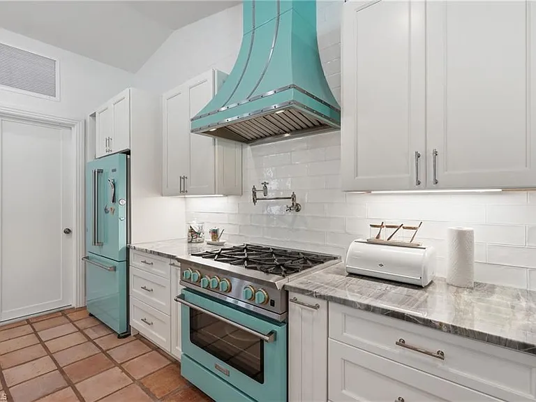 506 Pine Grove Ln — Photo 15