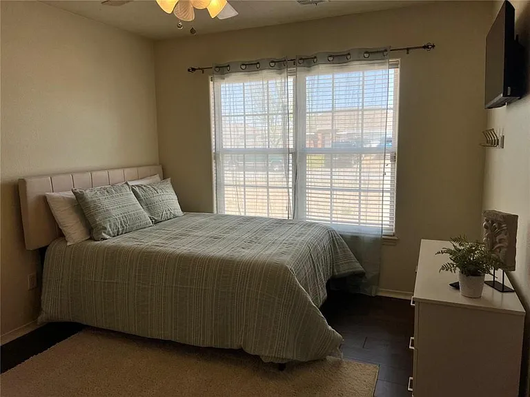 4305 SW Limestone Ave — Photo 5