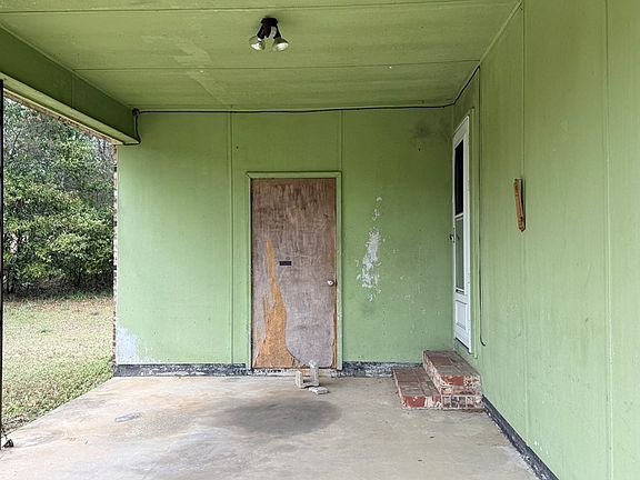 3rd image of 43 Robbinson St