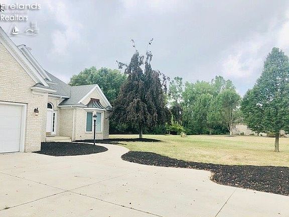 2nd image of 30 Twin Ponds Dr