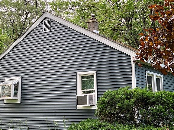2nd image of 1171 Heavenridge Rd