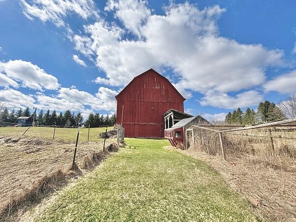 3rd image of 4409 W One Mile Rd