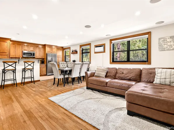 19950 21st Avenue #1158, Whitestone, NY 11357