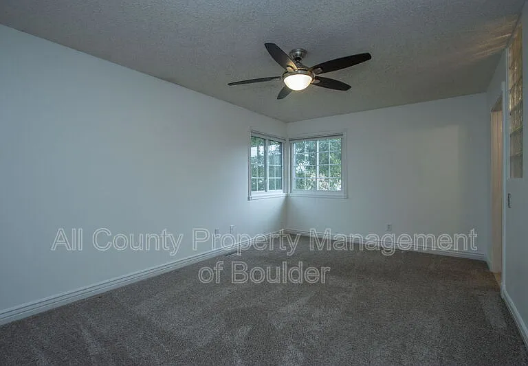 2124 Stuart St — Photo 14
