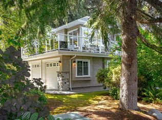 7348 Ridgedown Ct, Central Saanich, BC V8M 2H7
