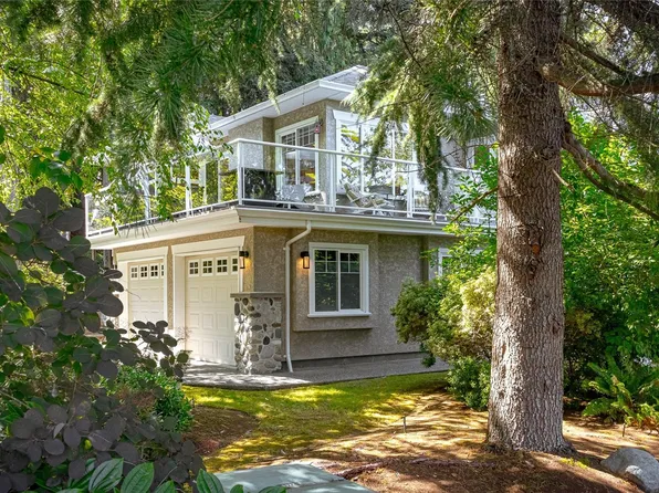 7348 Ridgedown Ct, Central Saanich, BC V8M 2H7