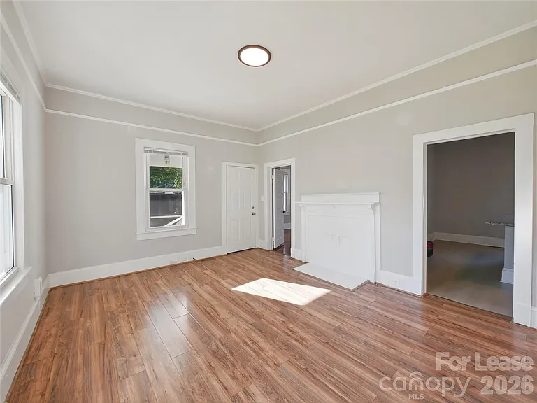 303 York Ave — Photo 4