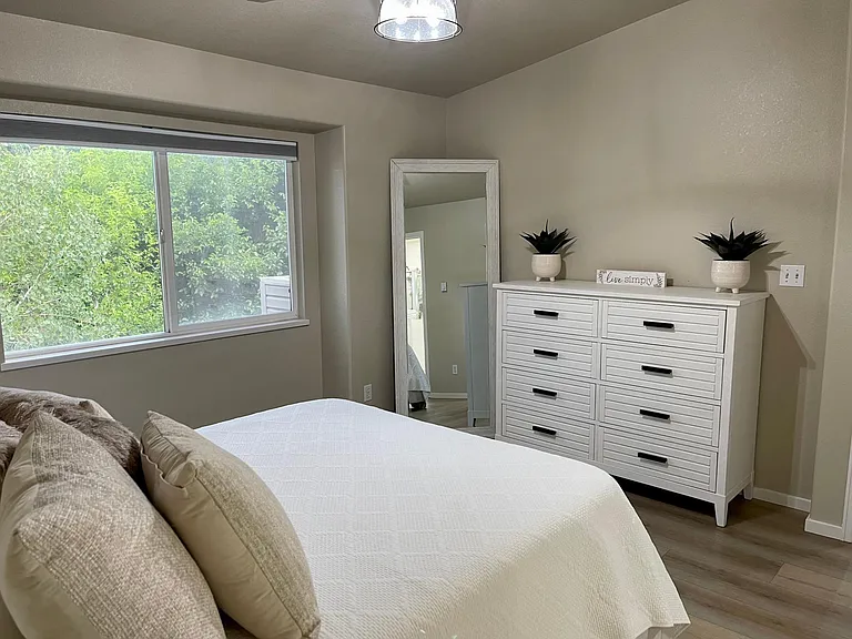 528 Park Ridge Ct — Photo 8