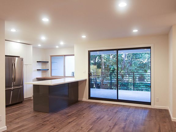 5th image of 1240 Holly St APT 2