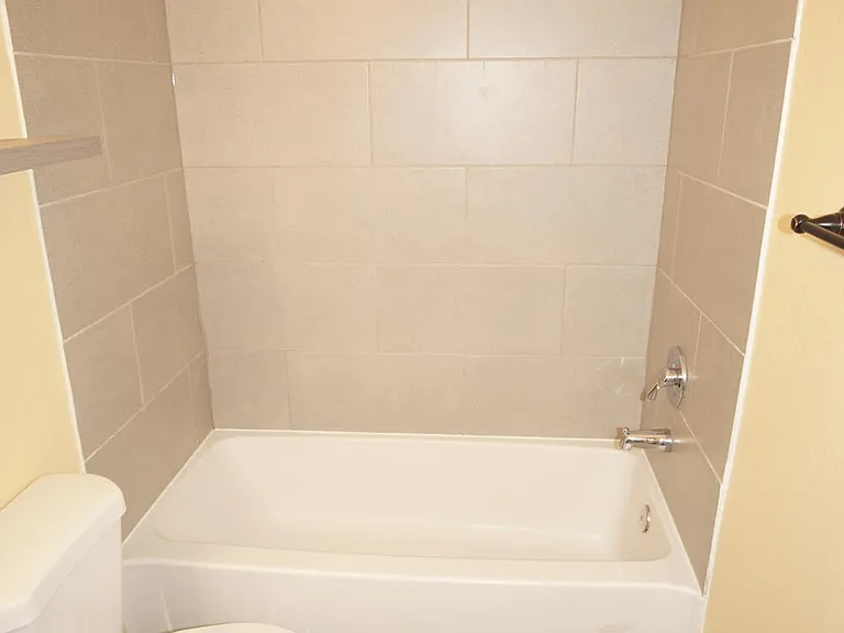 14364 Tobe Davis — Photo 14