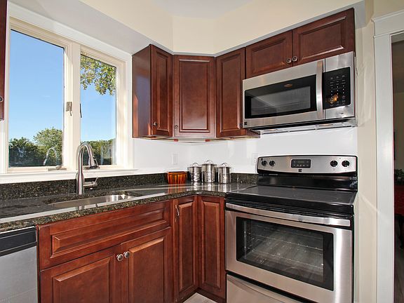 4th image of 50 Walden Way