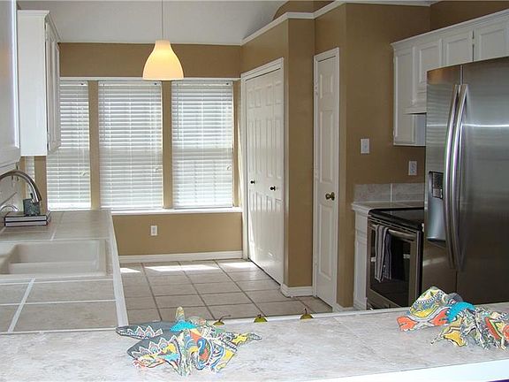 3rd image of 1808 Orchard Dr