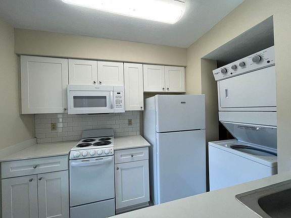 3rd image of 12 Lummus Dr APT G