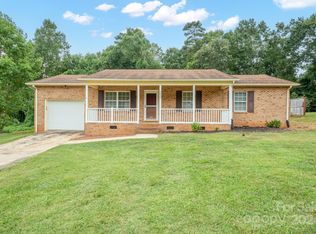 3423 N Oxford St, Claremont, NC 28610