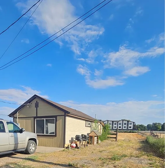 560 SW Paiute St #B — Photo 21