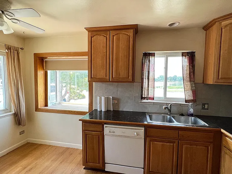 2225 W Ohio Ave — Photo 11