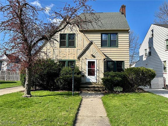 3rd image of 174 E 196th St