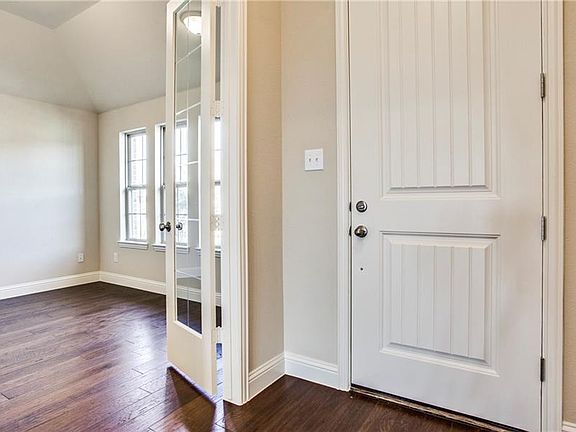 2nd image of 3015 Charles Dr