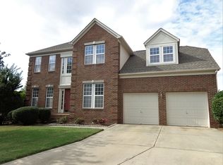 2304 Comfrey Ct, Charlotte, NC 28213