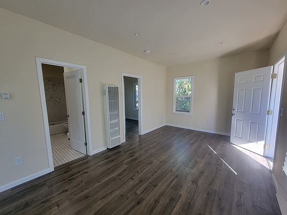 2nd image of 958 43rd St