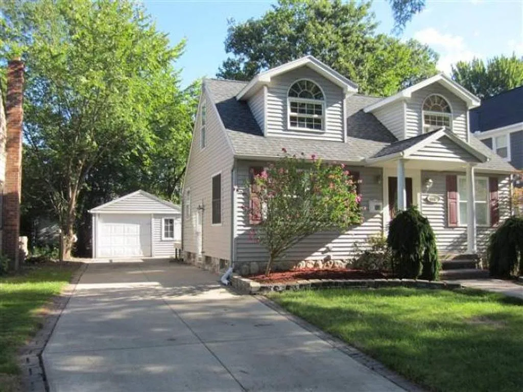 3 bed, 1145 sqft, $2,800 — Photo 2