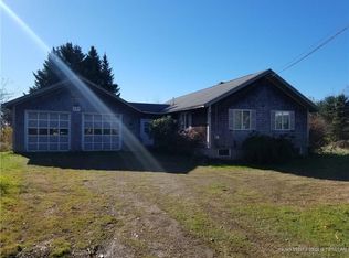 115 E Main St, Searsport, ME 04974