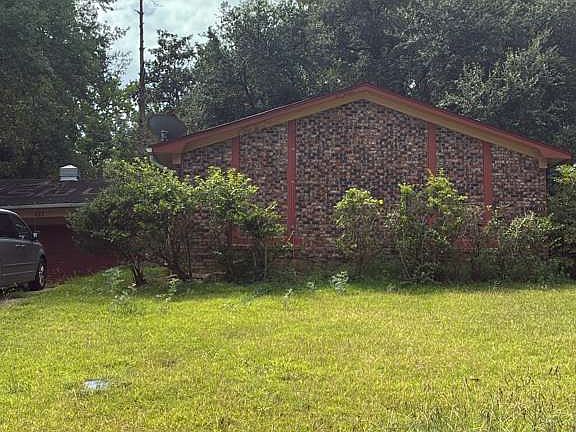 2nd image of 637 Upper Darby Rd