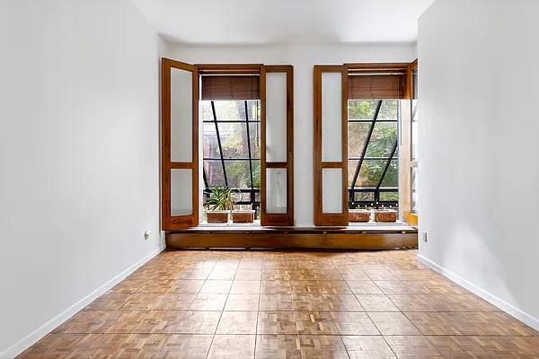 Rented by Compass | media 35